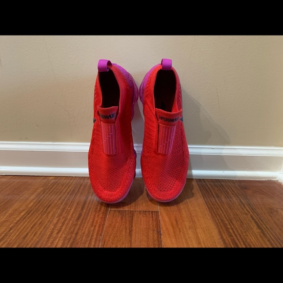 (EUC) Nike Air VaporMax Moc 2 University Red Fuchsia Blast - Women’s - Picture 1 of 7